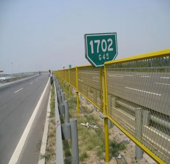 高速公路護欄網重量的計算方法